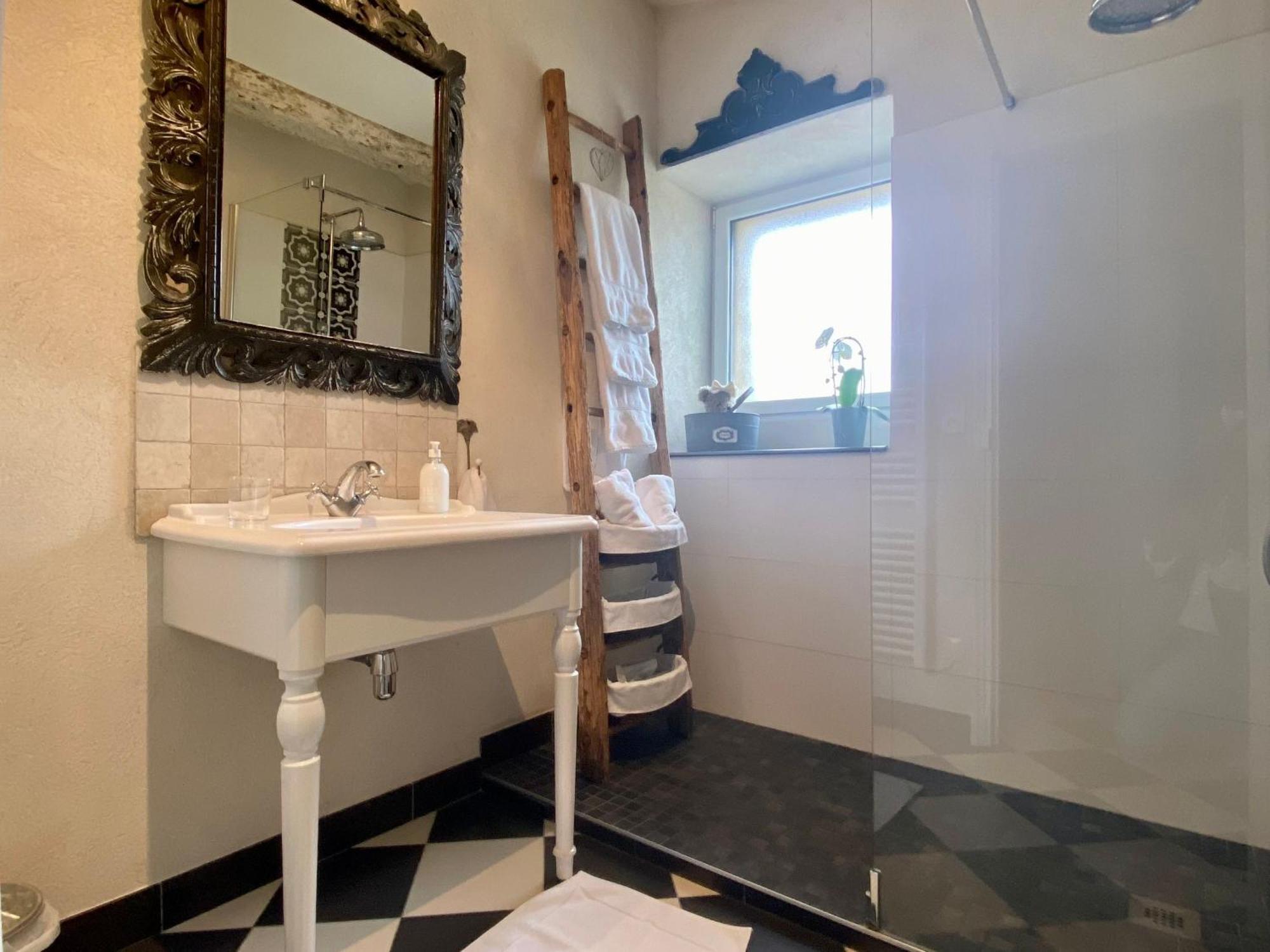 Gite De Charme Avec Piscine Chauffee Et Wifi - 2 Chambres - Fr-1-306-803 Chateauthebaud 外观 照片
